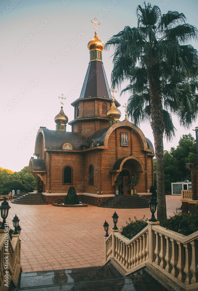 Fototapeta premium A vertical shot of the Iglesia Ortodoxa Rusa San Miguel Arcangel in Alicante, Valencia, Spain