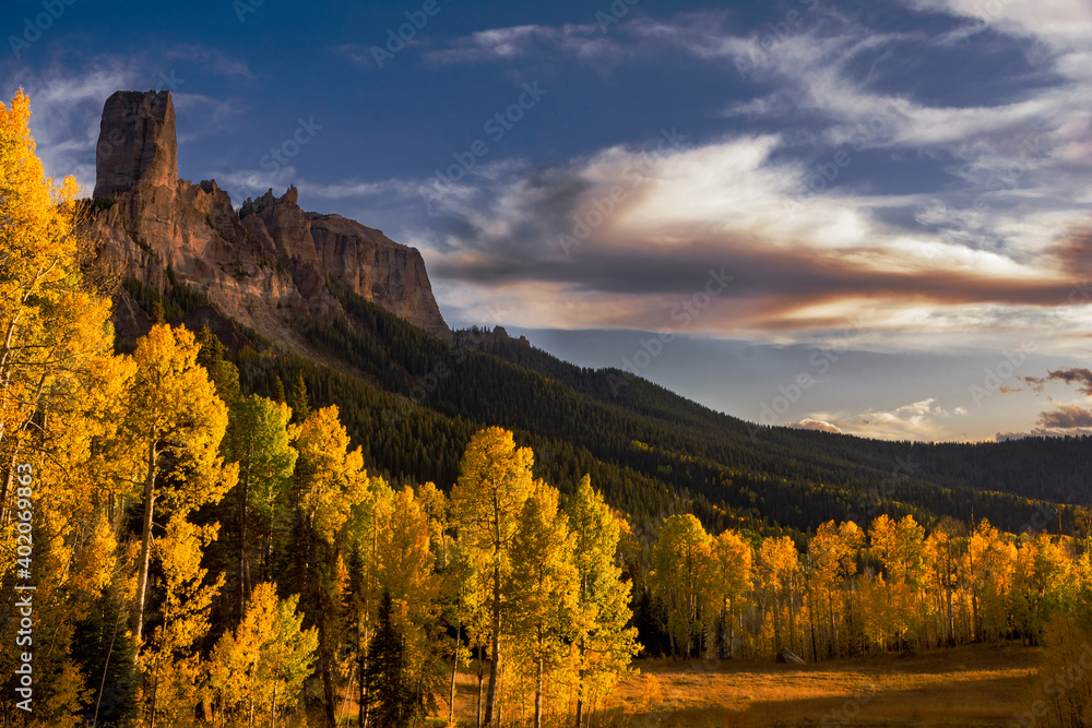 Obraz premium autumn landscape in the mountains
