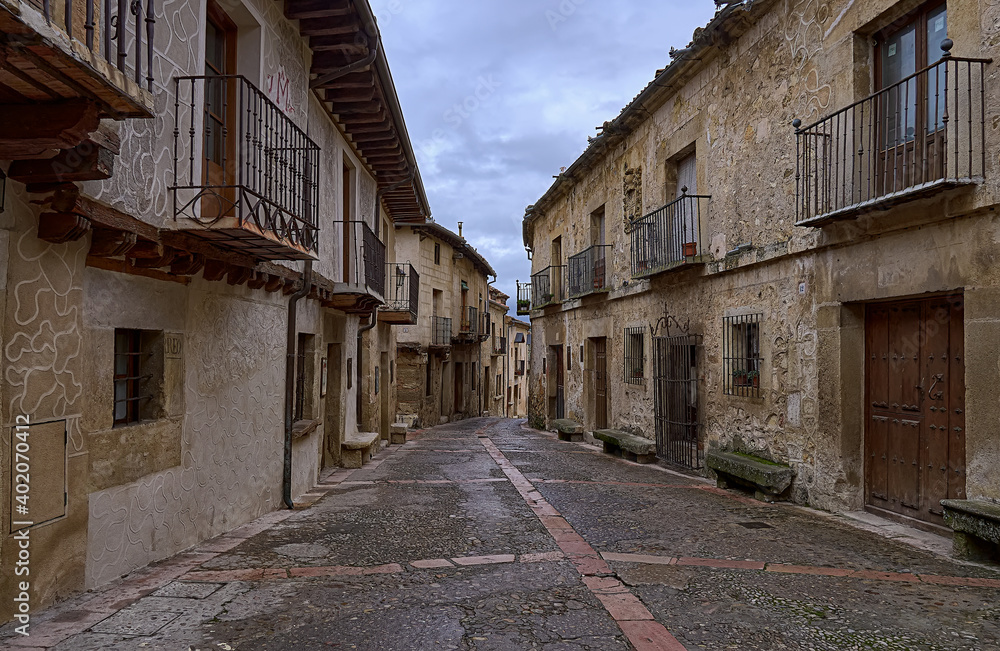 arquitectura medieval en las calles empedradas de Pedraza en Segovia,Castilla y Leon,España