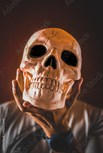 skull hand