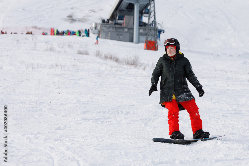 Woman snowboarded