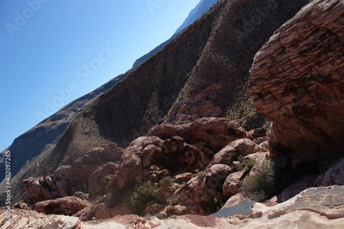 red rock canyon tilted world © Moises
