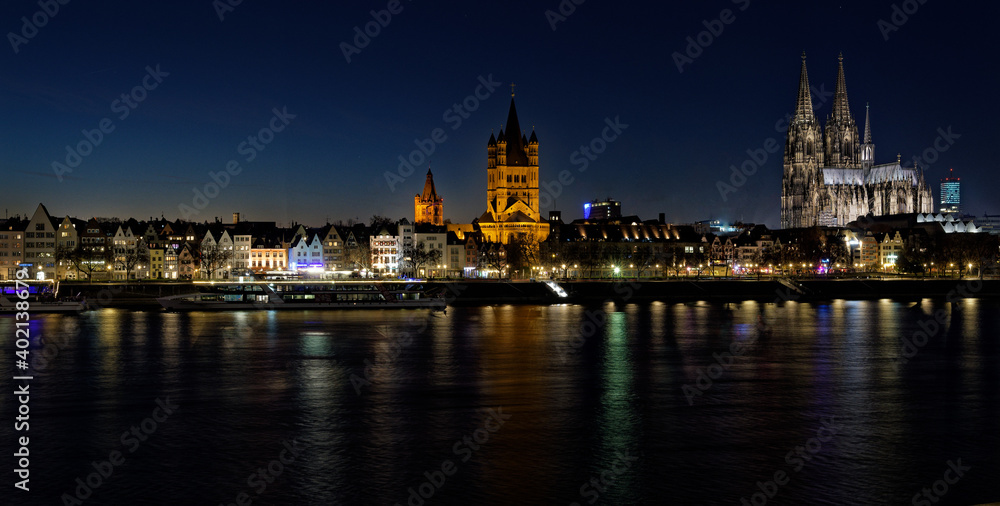 cityscape cologne with old town and cathedral at night