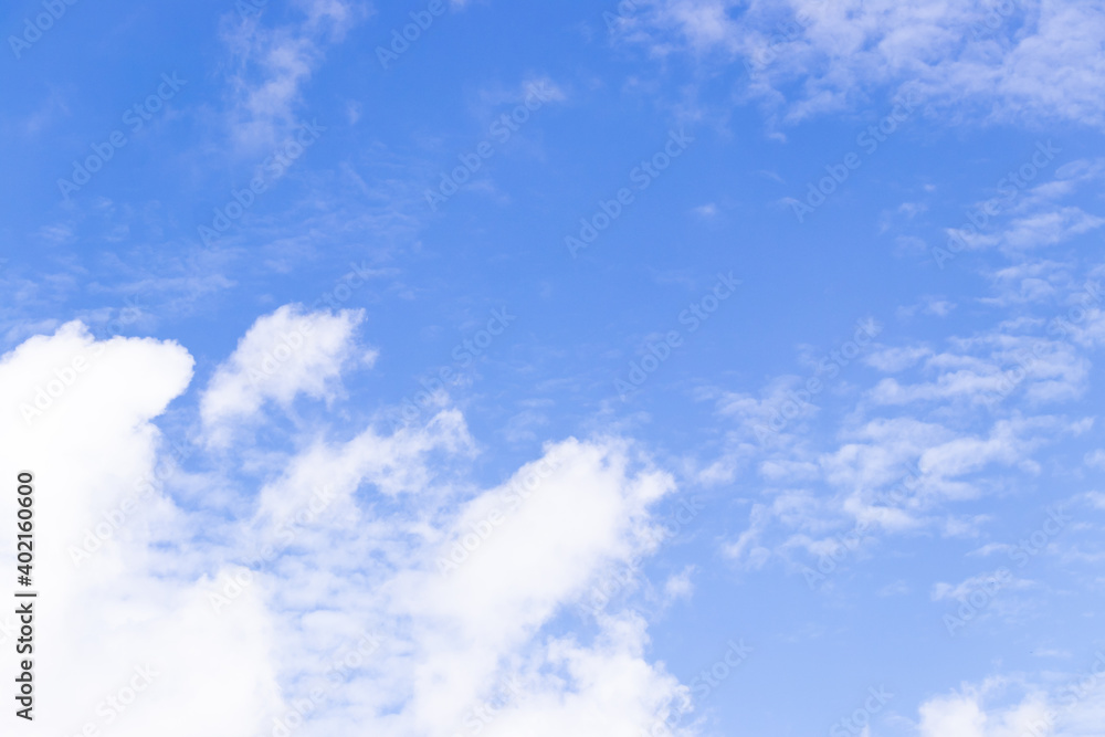 Obraz premium Clear blue color sky with white cloud background