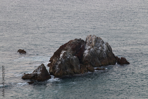 愛知県の海にある大きい岩 © Last Adventurer K