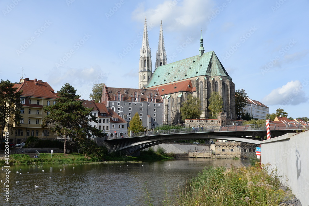 Lausitzer Neisse und Pfarrkirche St. Peter und Paul in Görlitz