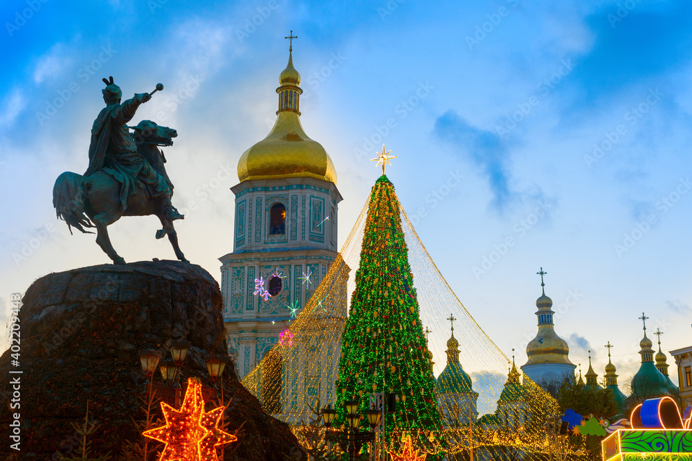 Fototapeta premium Christmas New Year tree Kiev