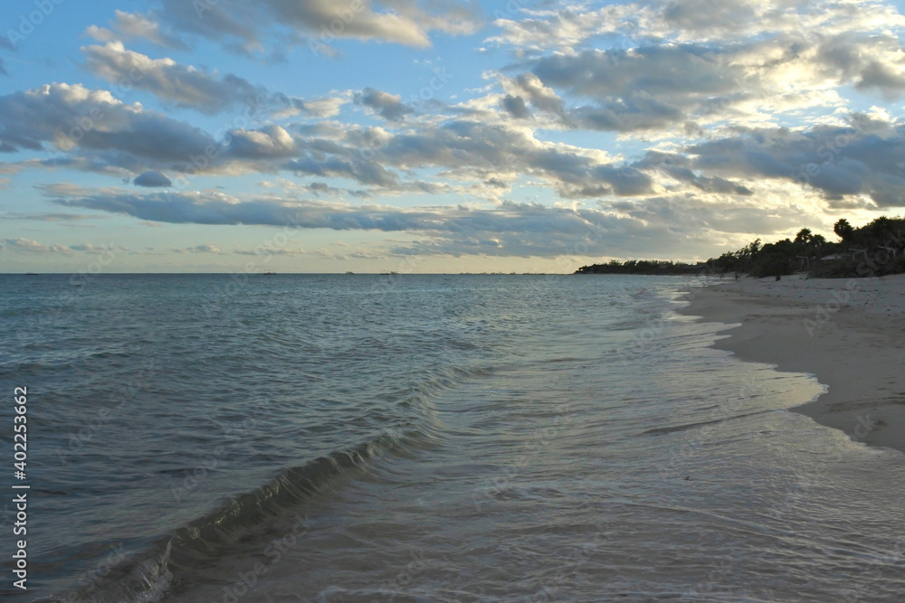 Fototapeta premium Beatiful sunset in caribe beach 