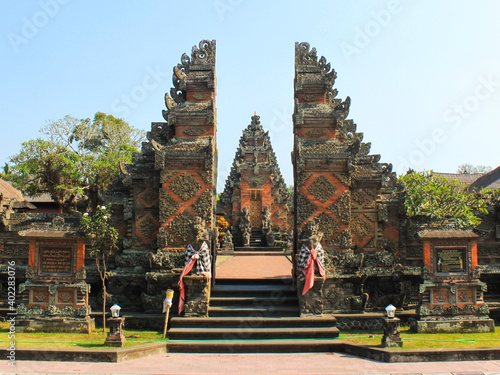 candi bentar - balinese temple 