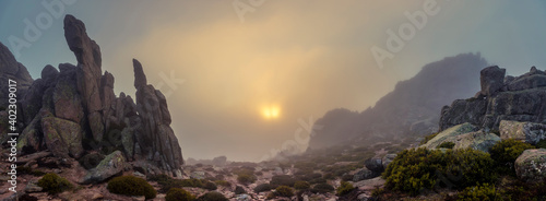 Amanecer en la montaña 