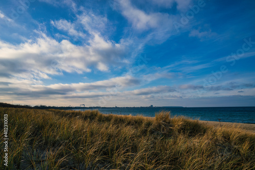 Blauer Himmel am Strand © Daniel