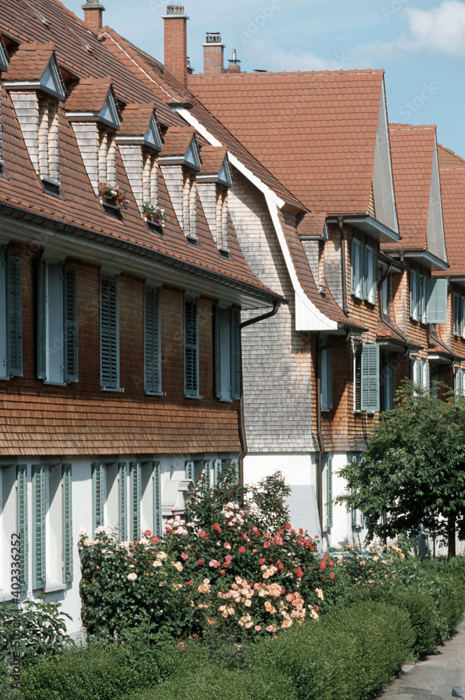 Fassade eines Mehrfamilien-Wohnhauses in Konstanz-Paradies. Fassade eines Mehrfamilien-Wohnhauses in Konstanz-Paradies.