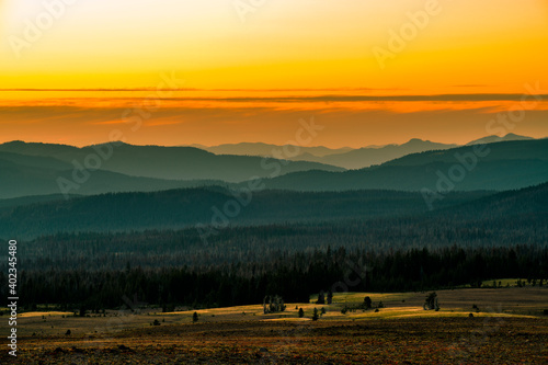 Mountain View during sunset at Crater Lake national park © Feng