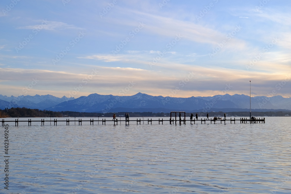 Fototapeta premium Bergpanorama am Starnberger See