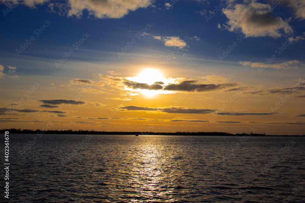 Obraz premium Sunset over Lake Ontario