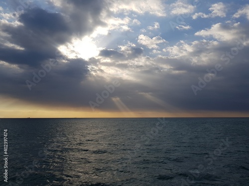 바다, 구름, 햇빛 © 동윤 유