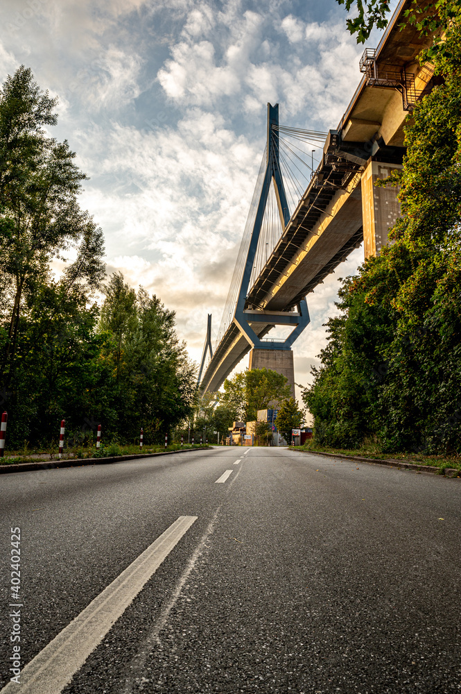 Fototapeta premium Köhlbrandbrücke in Hamburg