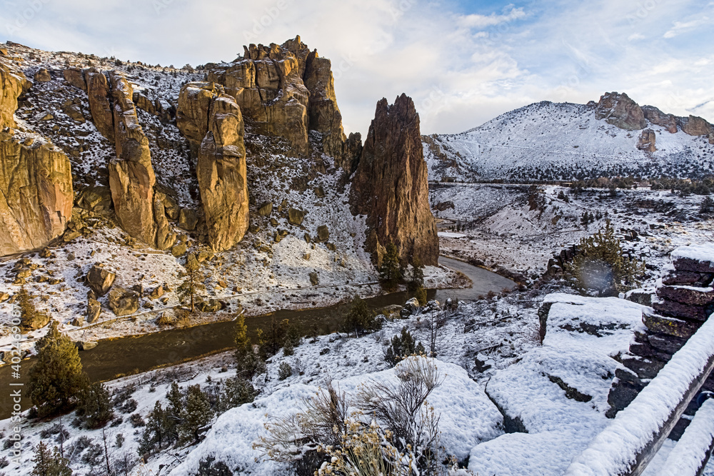 Crooked river and rocks in the Smith Rocks state park in Oregon in winter morning