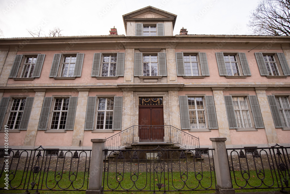 Fototapeta premium Eingang pinker Villa