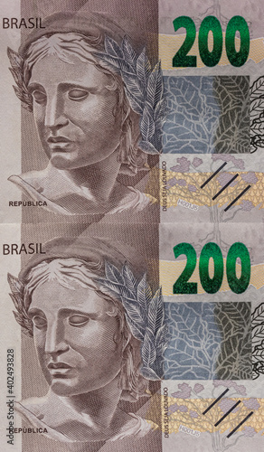 Close up de cédula de duzentos reais do Brasil photo