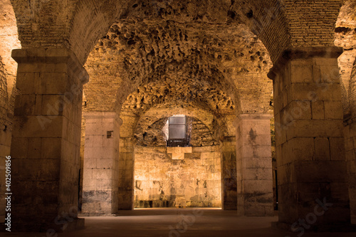 [Croatia] The basement catacombs of Diocletian’s Palace in Split. Also used as the Meereen Throne Room in GOT.