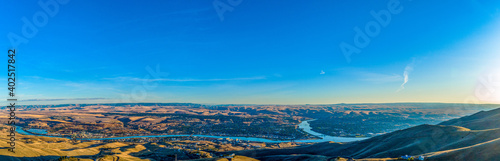 Two Rivers, Two States