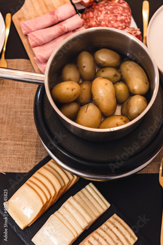 repas / raclette à fromage