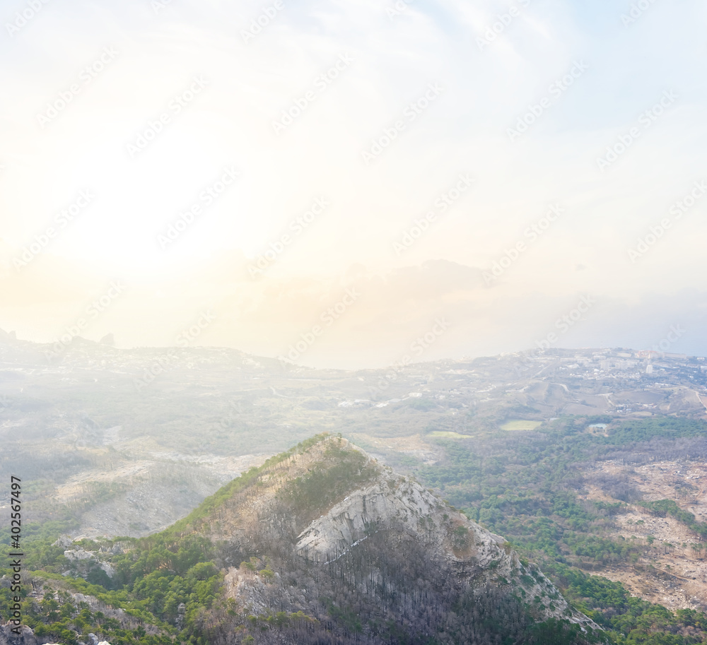 Fototapeta premium beautiful sunrise over the mountain valley, beautiful early morning scene