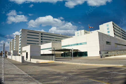 Fototapeta Naklejka Na Ścianę i Meble -  La fe hospital of Valencia, general plan of the exterios of the entrance to a hospital in Europe