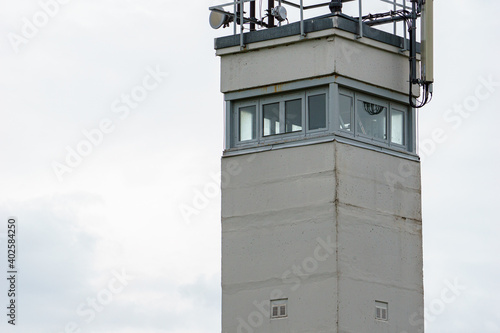 Wallpaper Mural Wachturm an der ehemaligen Staatsgrenze der DDR Torontodigital.ca