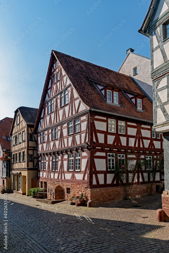 Fachwerkhäuser in der Altstadt von Klingenberg am Main in Unterfranken, Bayern, Deutschland 