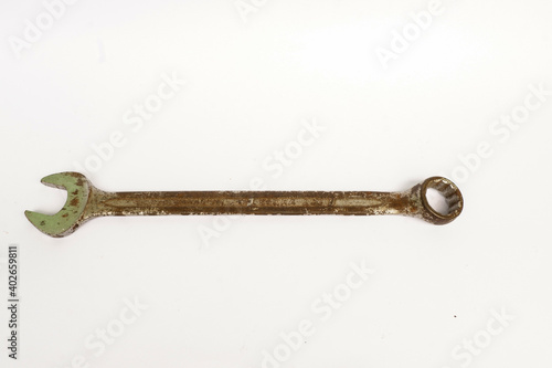 Fotografía old wrech tool on a white background