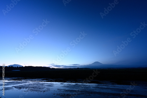 朝の大山 © 児島 写真店