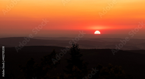 Sonnenuntergang über dem Erzgebirgskamm