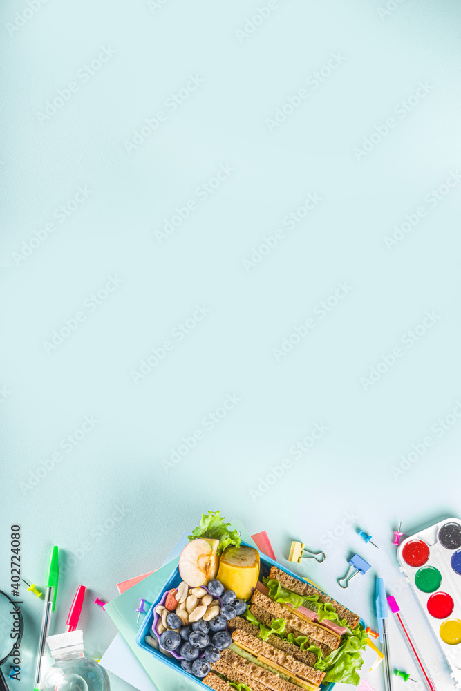 Obraz premium Healthy school lunchbox