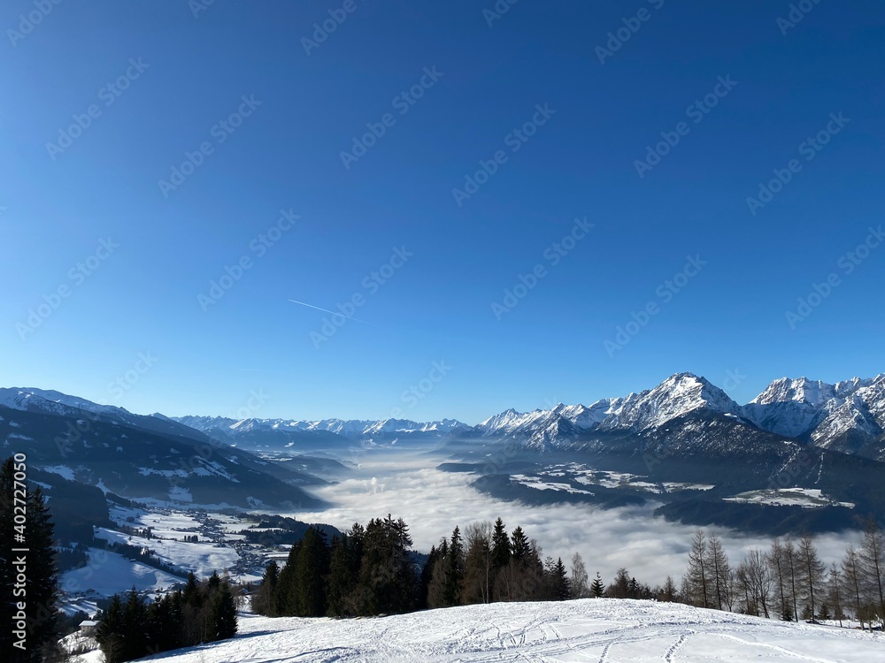 Schwaz Pillberg im Winter, Nebel über dem Inntal mit Blickrichtung Innsbruck