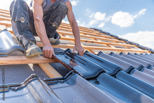 manufacture of the roof of a family house from ceramic tiles