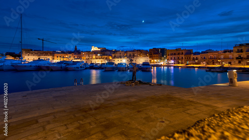 Foto Old Harbor Of Bisceglie At Night Puglia Apulia Italy