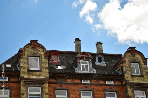 Dachstuhl mit Dachfenstern eines altern Hauses