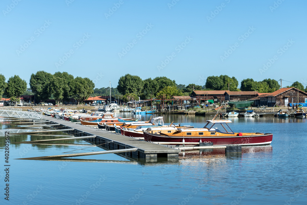 BASSIN D'ARCACHON (France), pinasses traditionnelles au port de La Teste