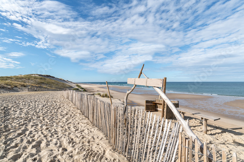 NAUJAC (Médoc, France), la plage du Pin Sec entre Hourtin et Soulac photo