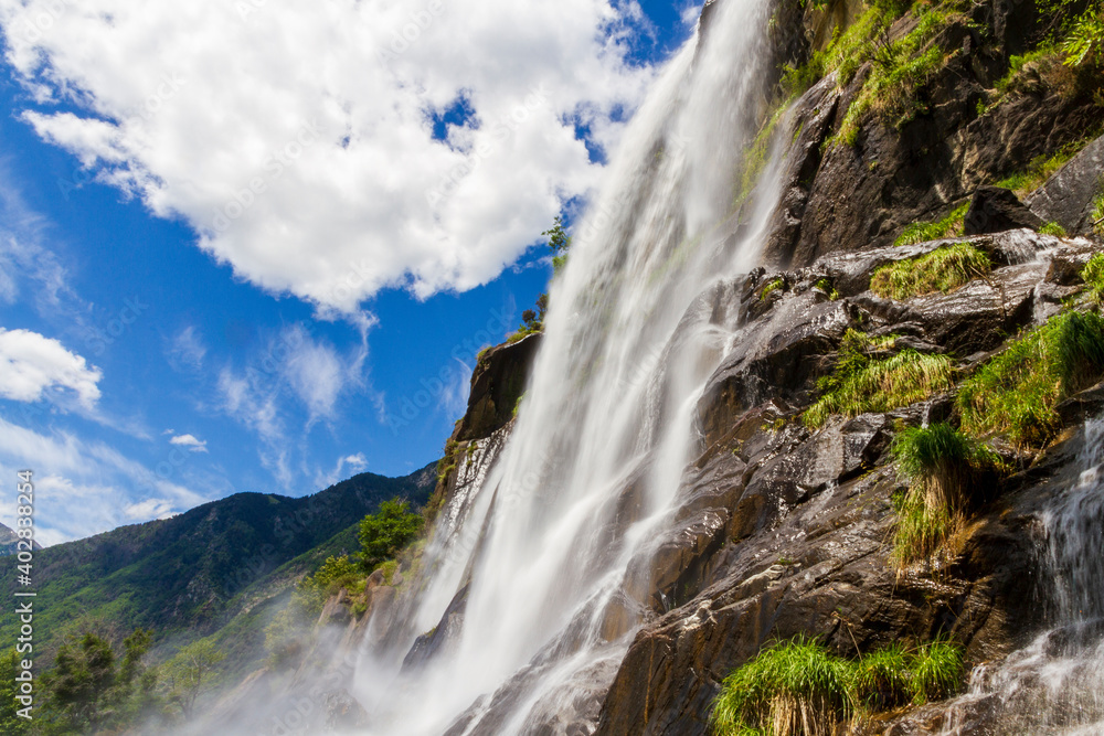 Obraz premium Acquafraggia waterfall at the middle of the jump