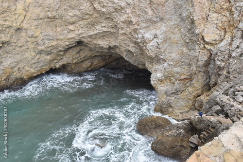 Obraz na płótnie Grotta delle colombe, comune di Terrasini Palermo, Scorcio della scogliera di San Cataldo (Terrasini) Per molti conosciuta come