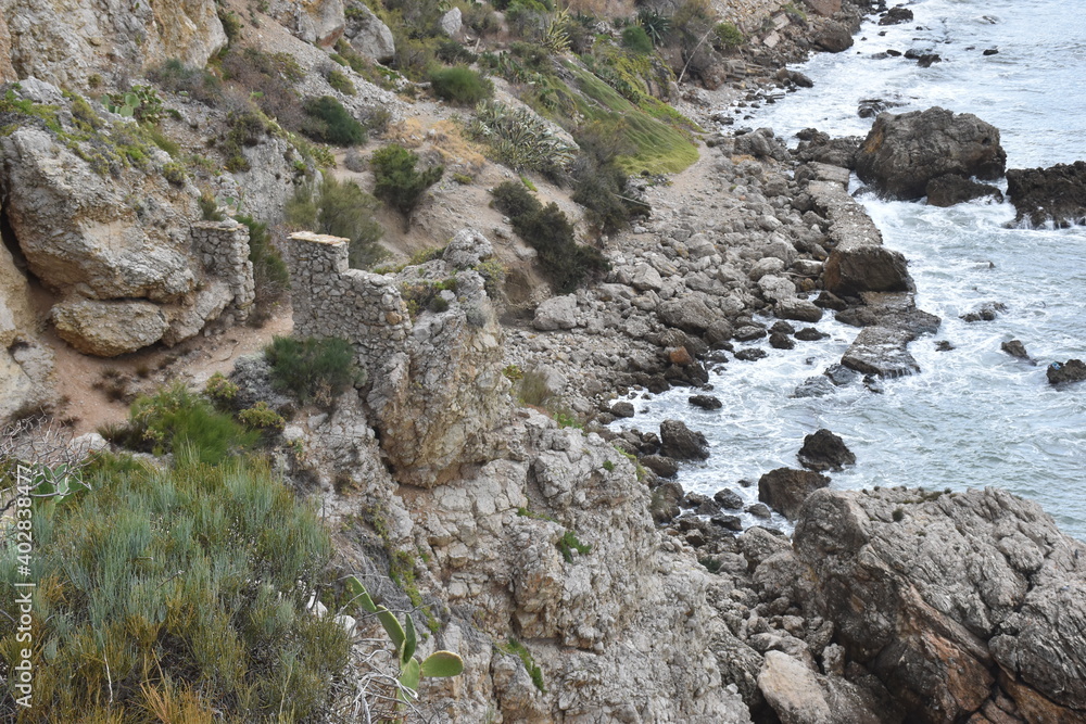 Scorcio della scogliera di San Cataldo,comune di Terrasini, Palermo, Per molti conosciuta come