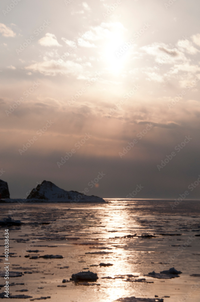 夕暮れの流氷の海