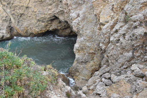 Obraz na płótnie Grotta delle colombe, comune di Terrasini Palermo, Scorcio della scogliera di San Cataldo (Terrasini) Per molti conosciuta come