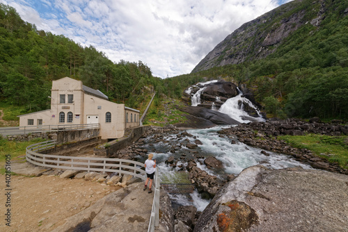 Norwegen - Kinsarvik - Kinso Kraftwerk & Wasserfall Tveitafossen photo