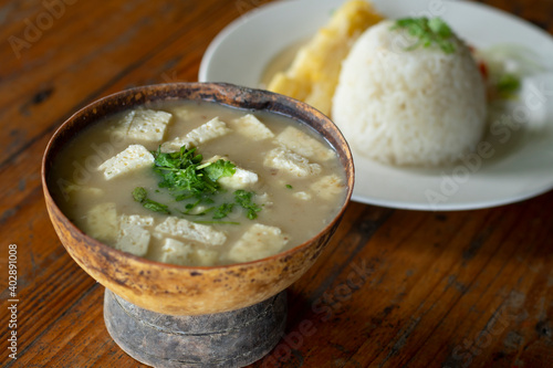 coastal cheese mote with rice, Colombian food
mote de queso costeño con arroz, comida colombiana