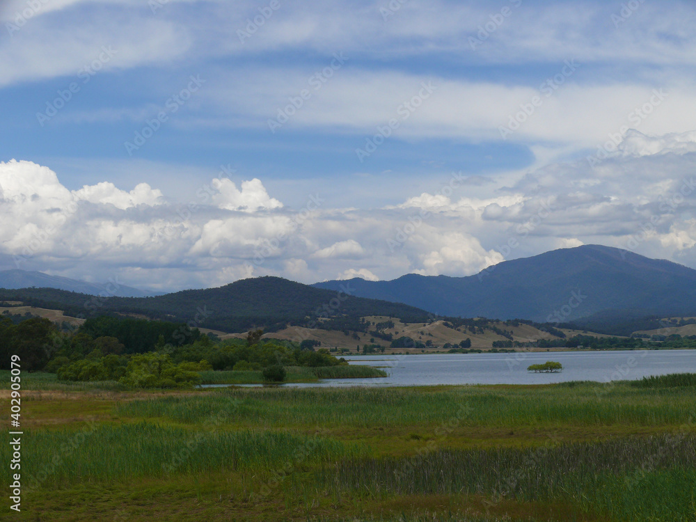 Fototapeta premium lake in the mountains