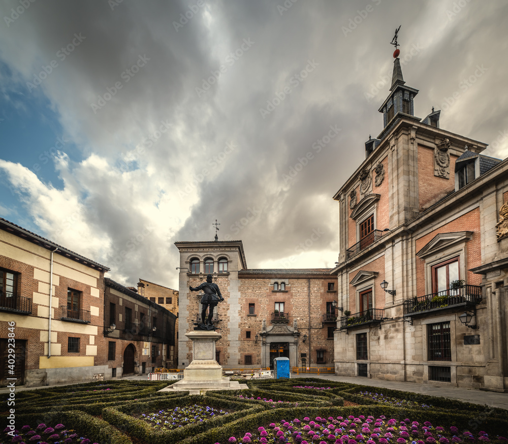 Fototapeta premium Plaza de la Villa in Madrid under a dramatic sky